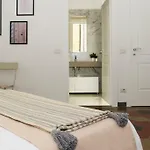 Joivy Splendid 3Br Apt With Parking And Terrace In Como